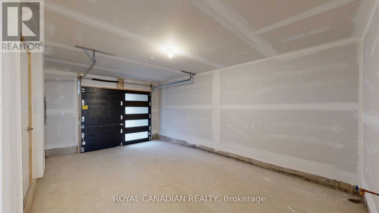 ##5 -290 EQUESTRIAN WAY, ##5