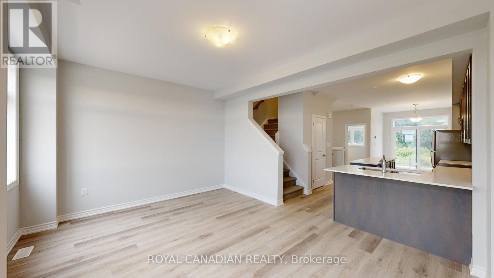 ##5 -290 EQUESTRIAN WAY, ##5