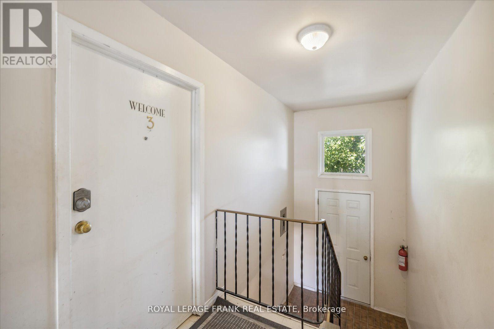 286 WILLIAM ST N