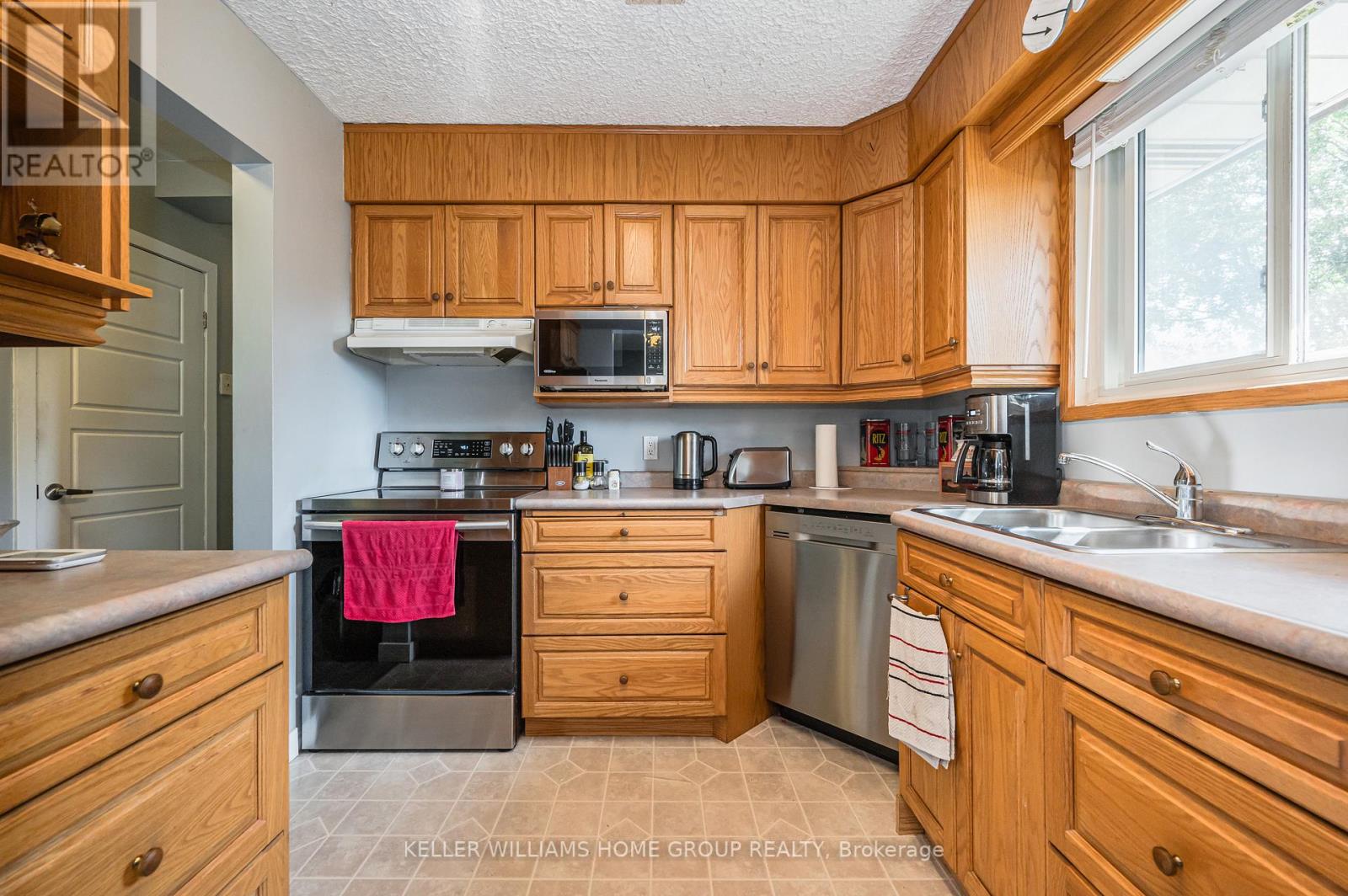 42 DANIEL AVE