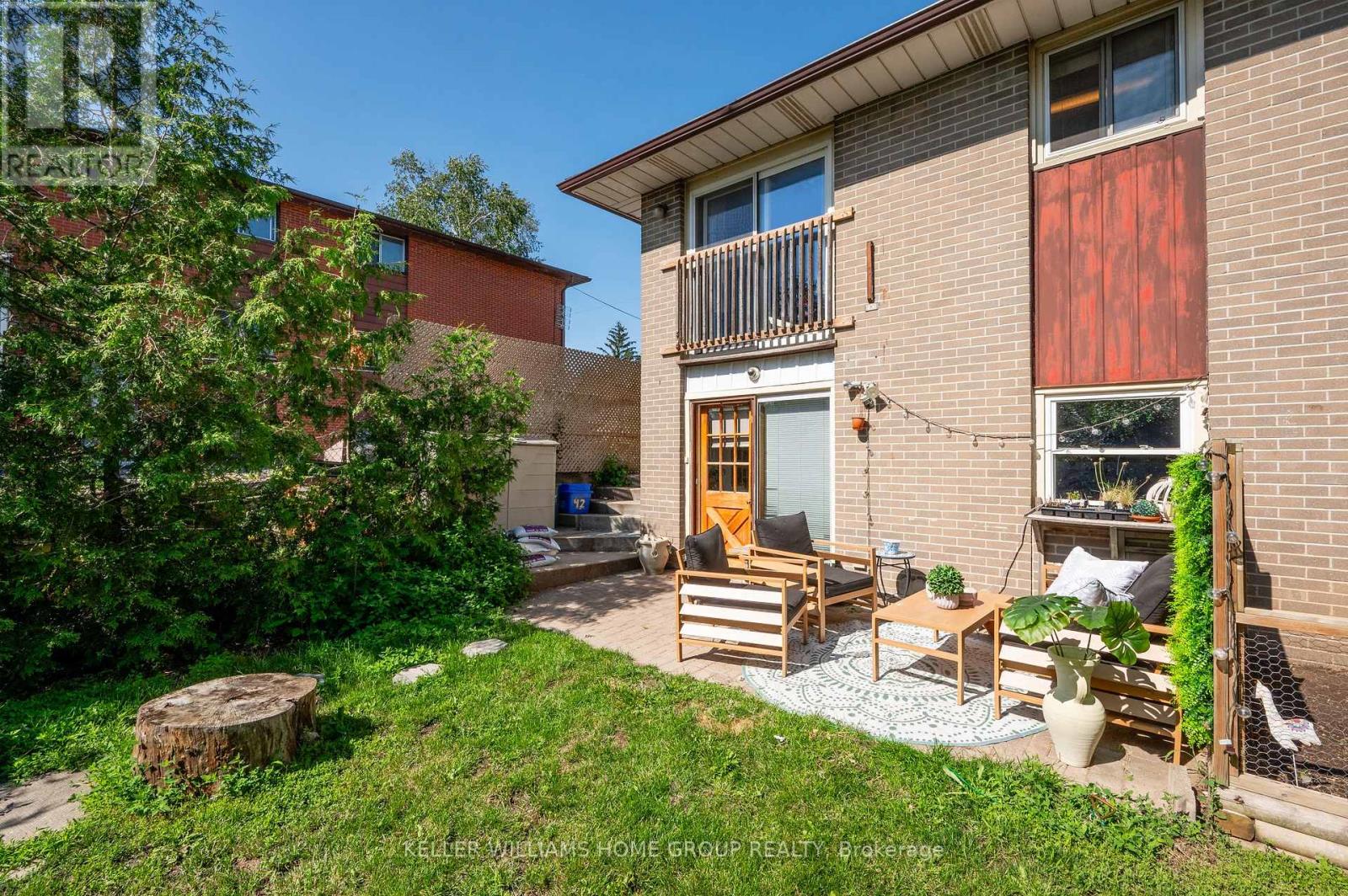 42 DANIEL AVE