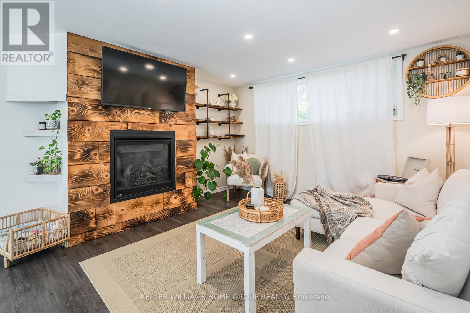 42 DANIEL AVE