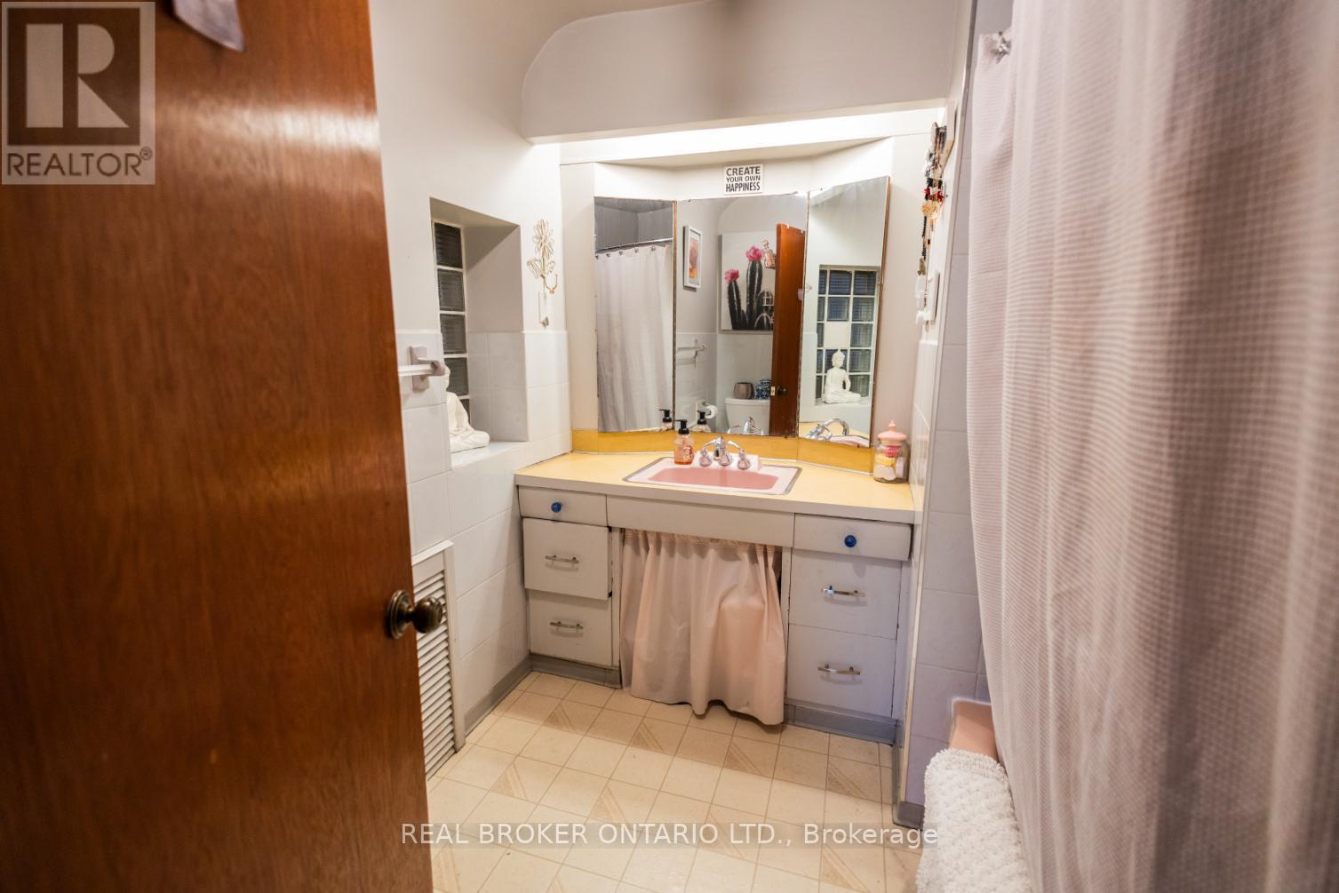 105 BRANT AVE