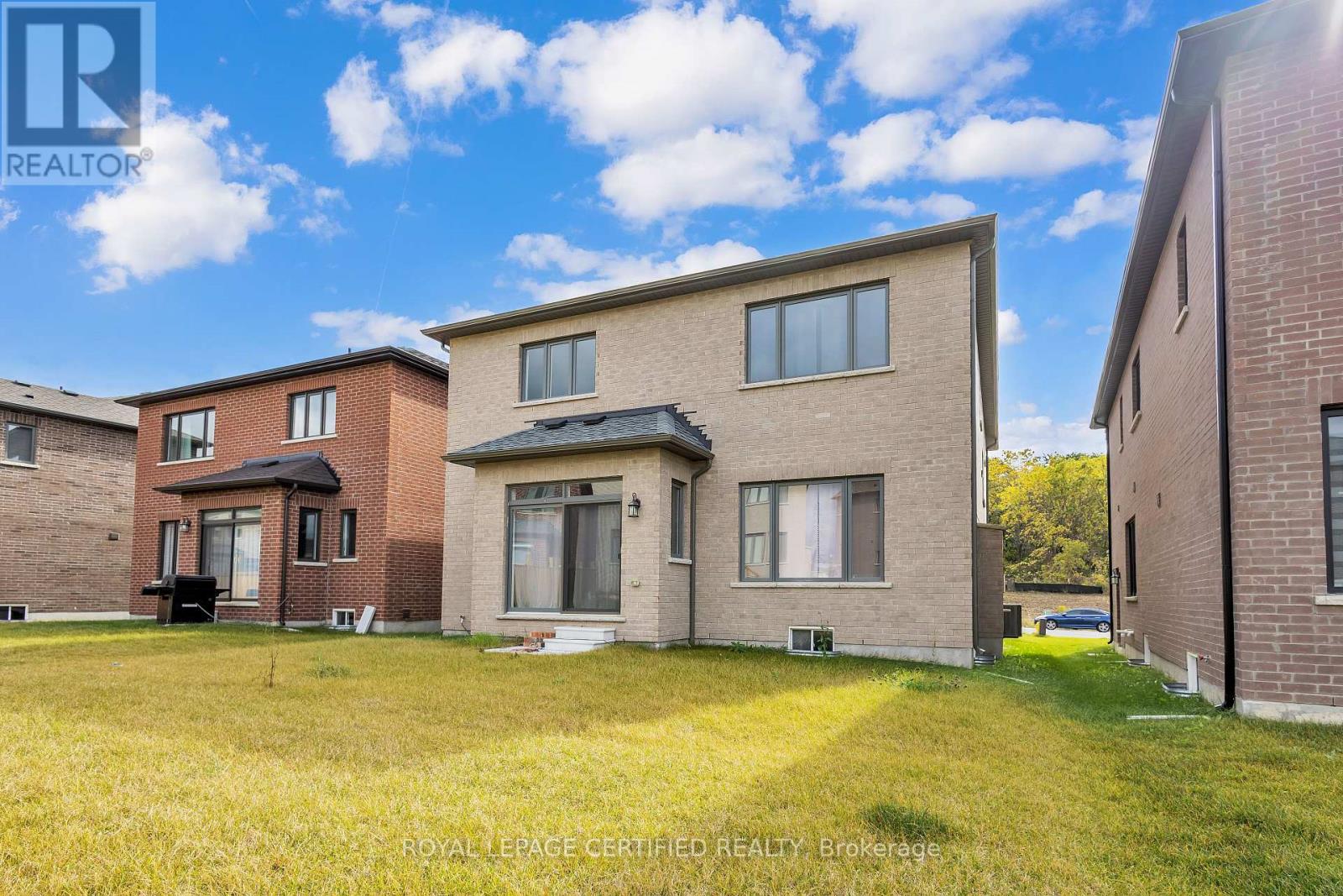 1283 UPPER THAMES DR