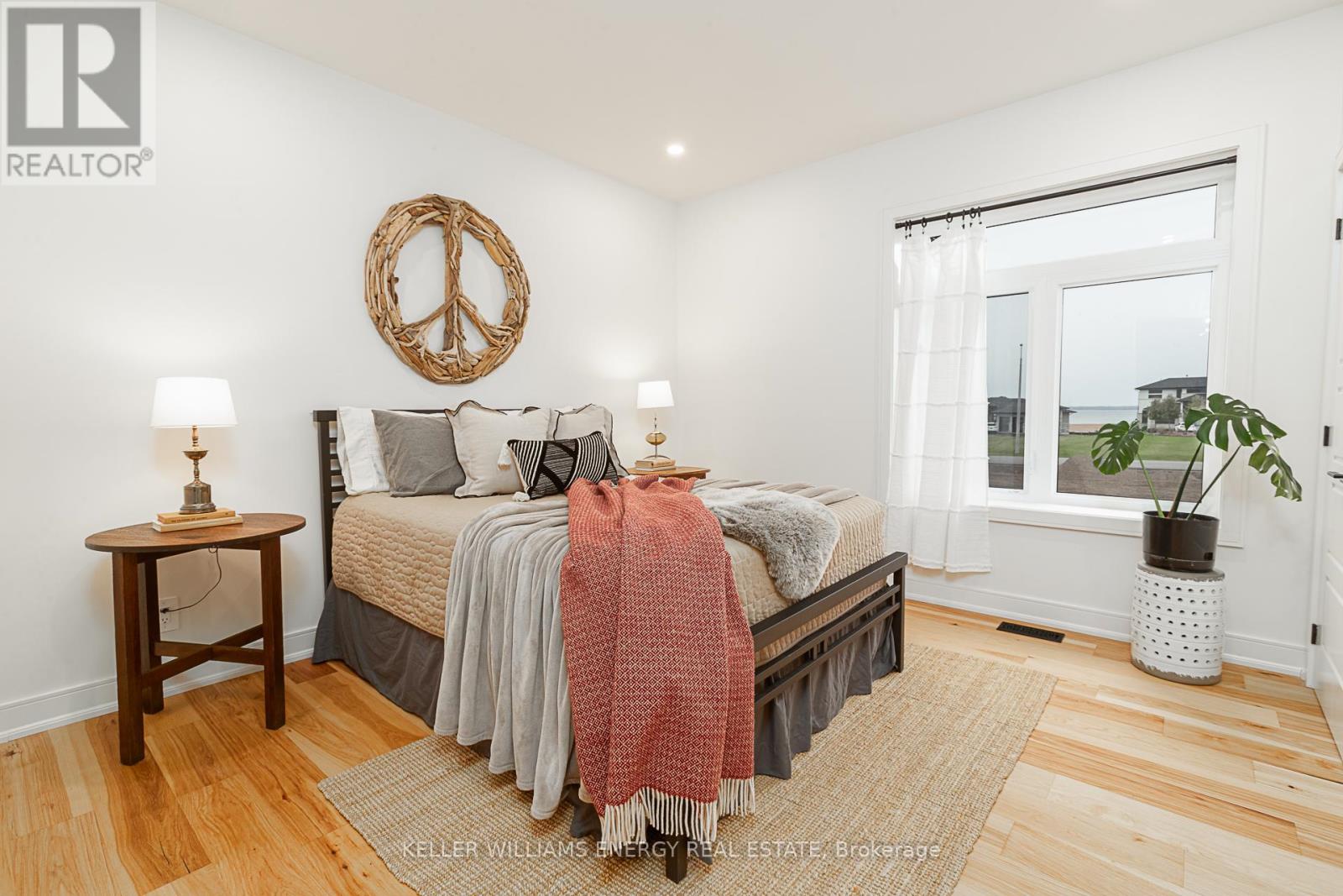 76 NAVIGATION DR