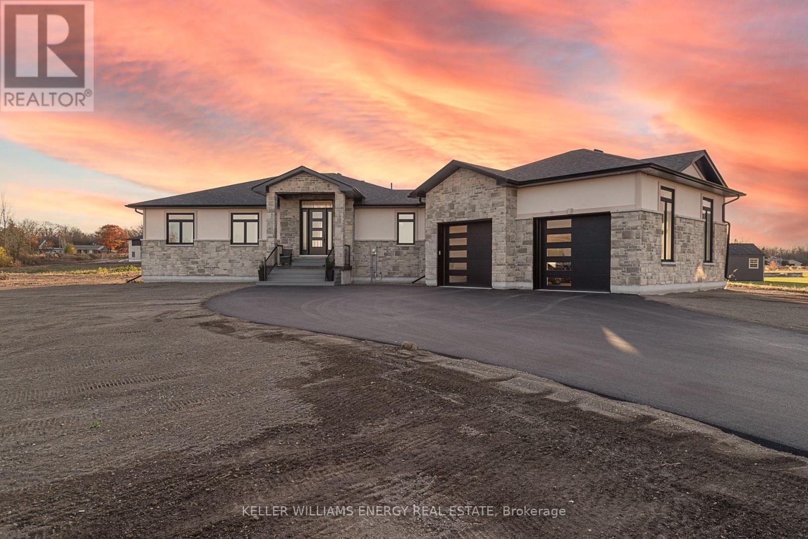 76 NAVIGATION DR