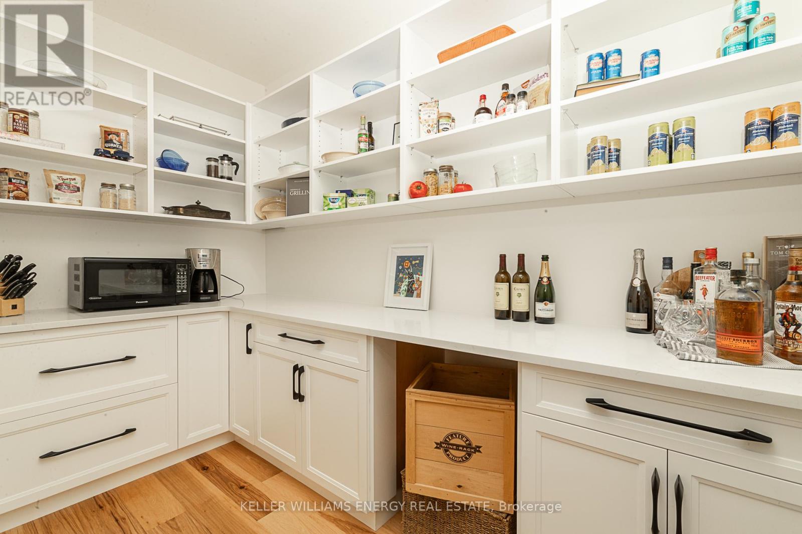 76 NAVIGATION DR