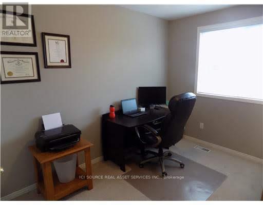 373 UNIVERSITY DOWNS CRES