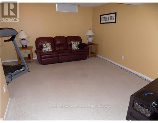 373 UNIVERSITY DOWNS CRES