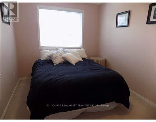 373 UNIVERSITY DOWNS CRES