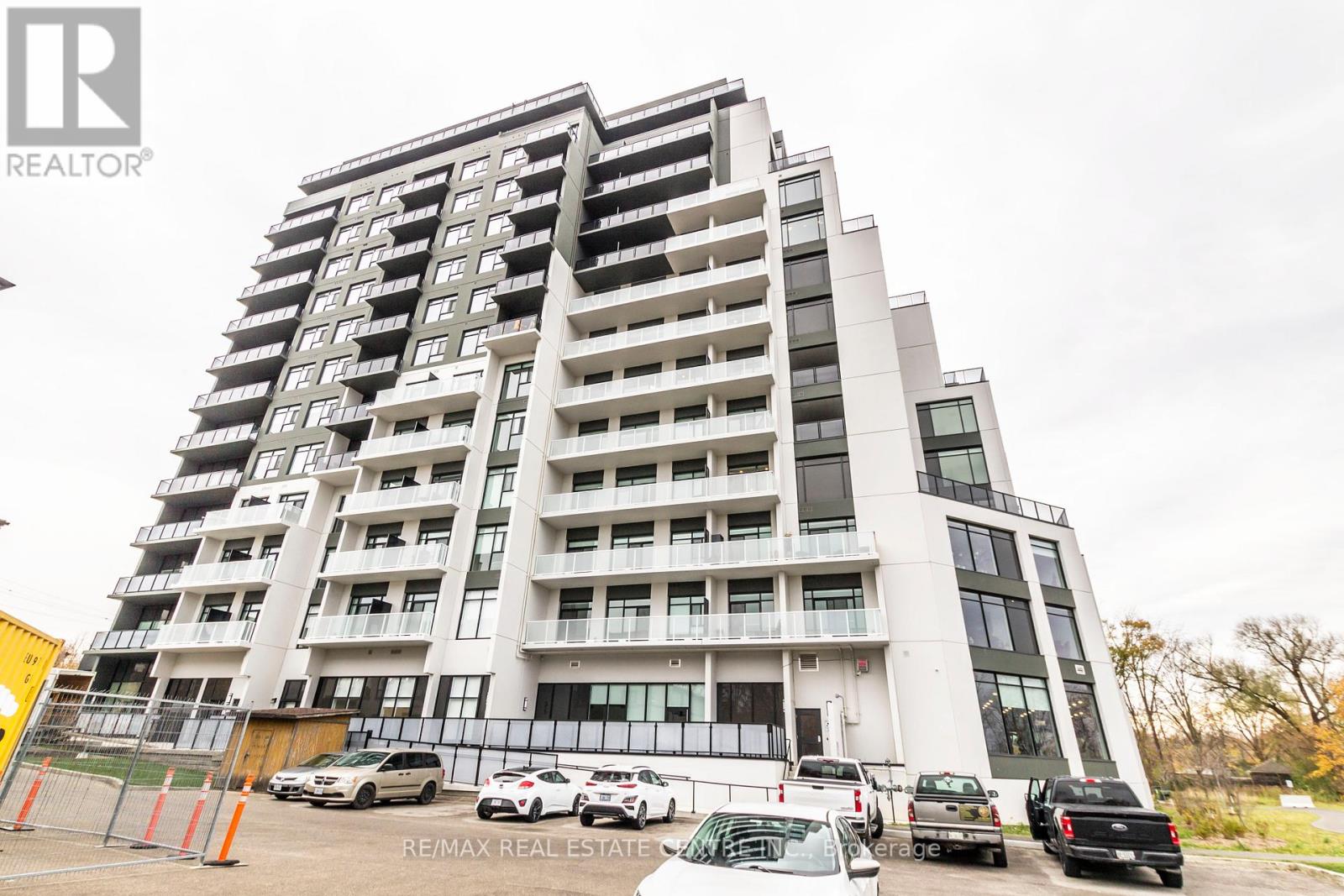 #701 -71 WYNDHAM ST S, #701