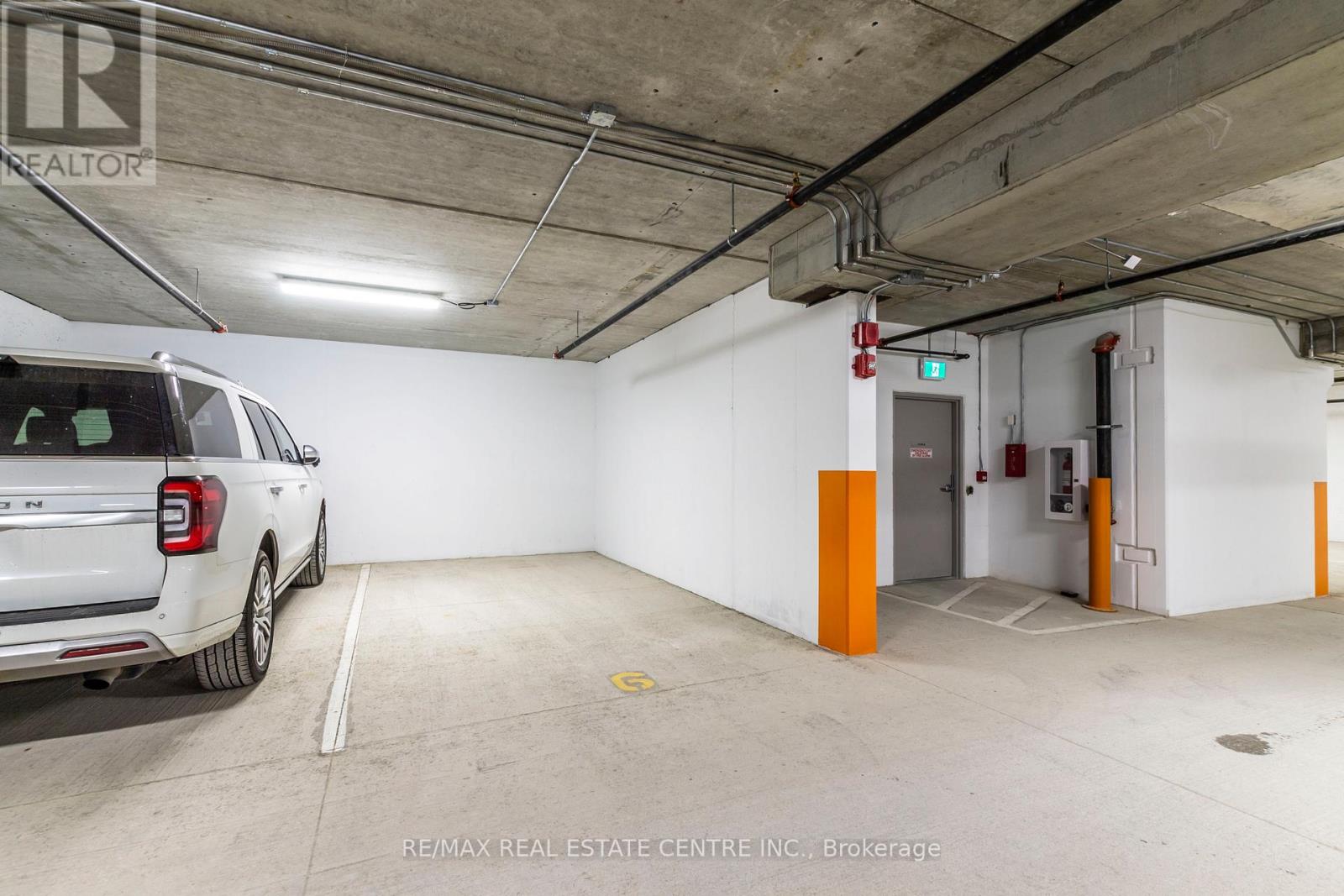 #701 -71 WYNDHAM ST S, #701