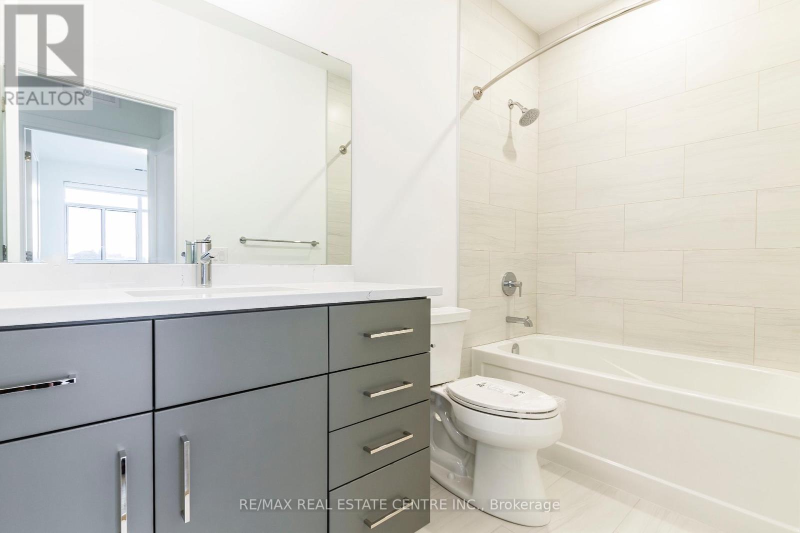 #701 -71 WYNDHAM ST S, #701