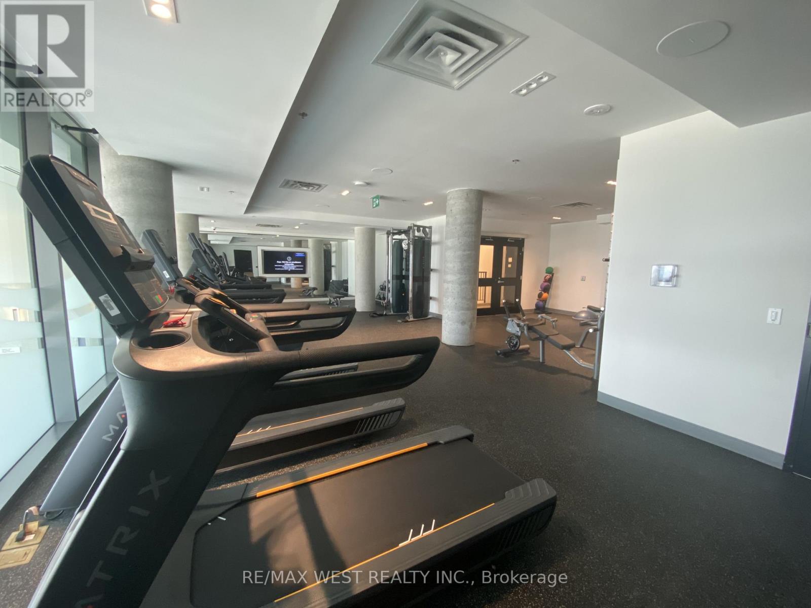 #1606 -15 WELLINGTON ST, #1606