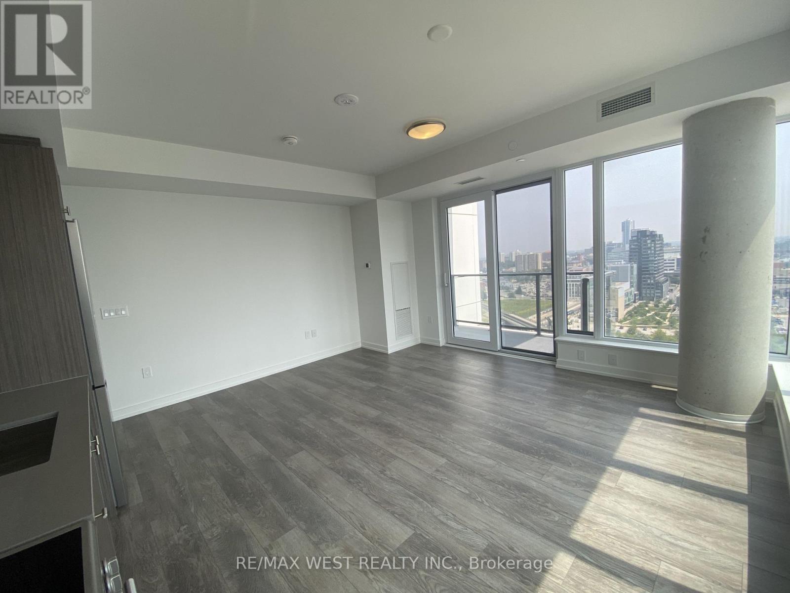 #1606 -15 WELLINGTON ST, #1606