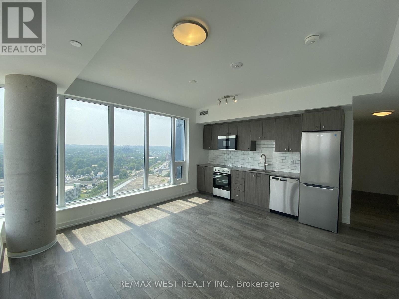 #1606 -15 WELLINGTON ST, #1606