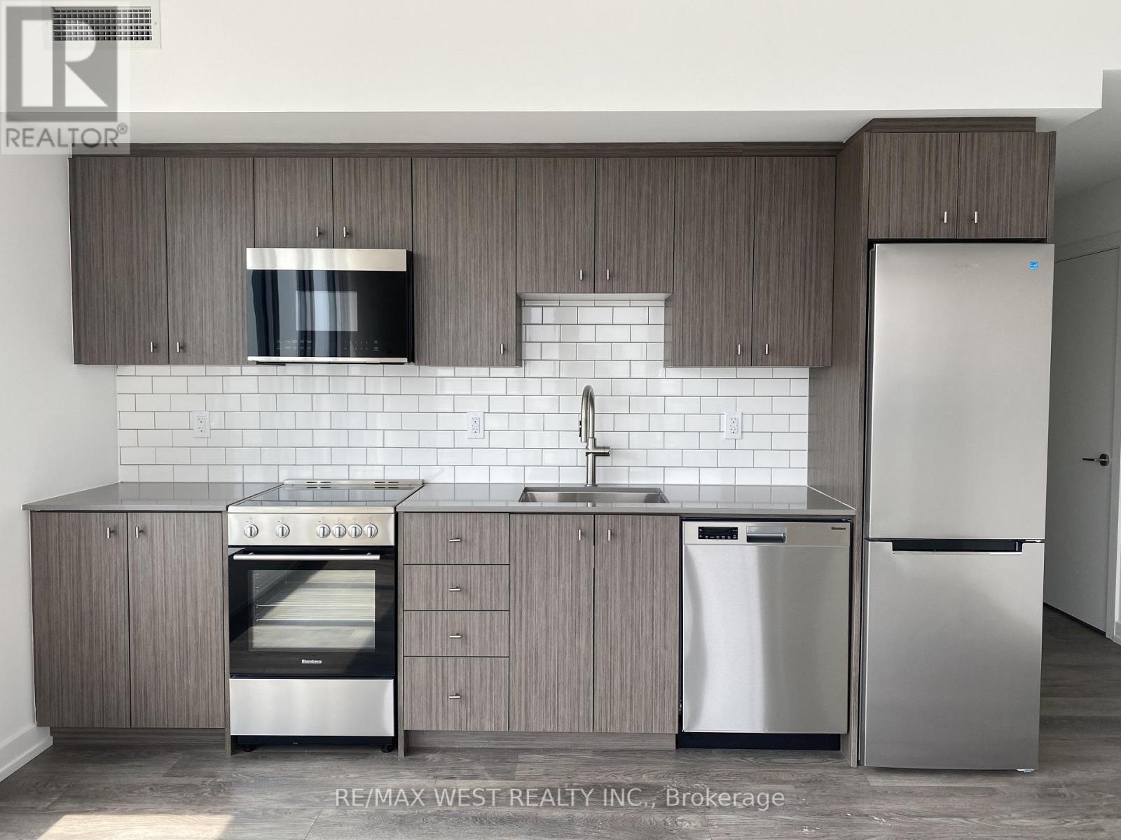 #1606 -15 WELLINGTON ST, #1606