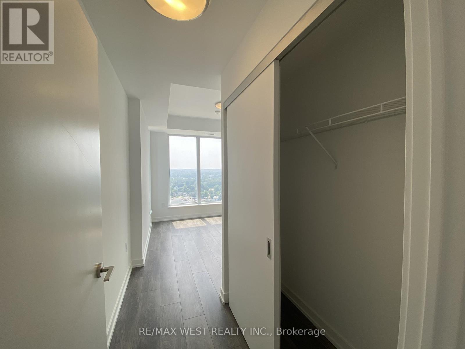 #1606 -15 WELLINGTON ST, #1606