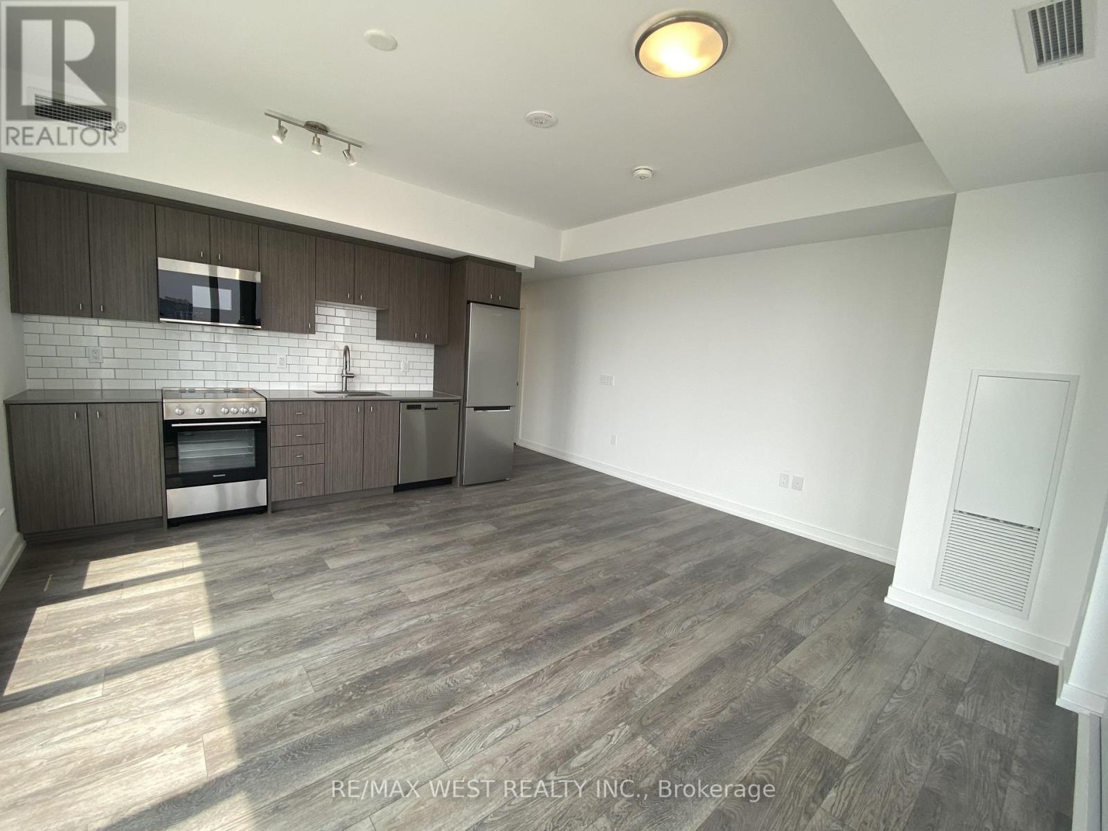 #1606 -15 WELLINGTON ST, #1606