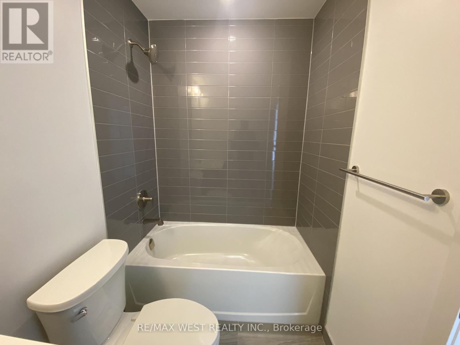 #1606 -15 WELLINGTON ST, #1606