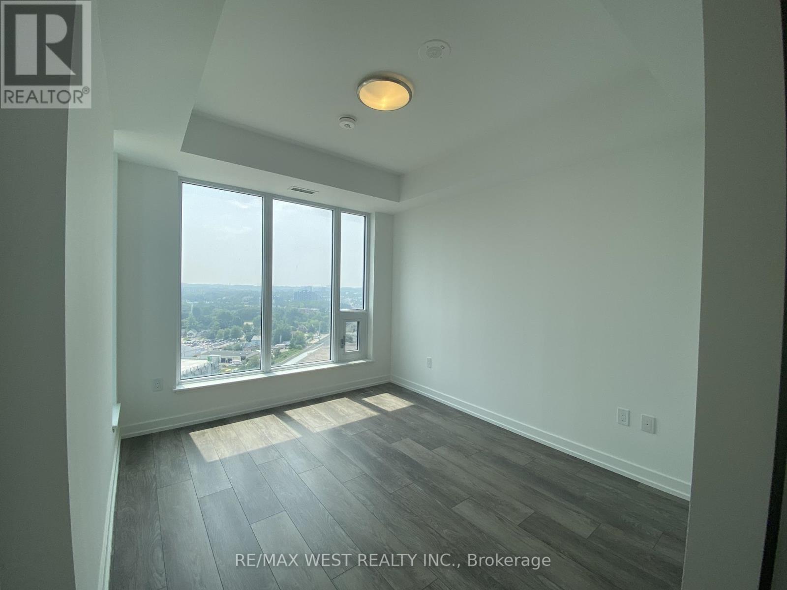 #1606 -15 WELLINGTON ST, #1606