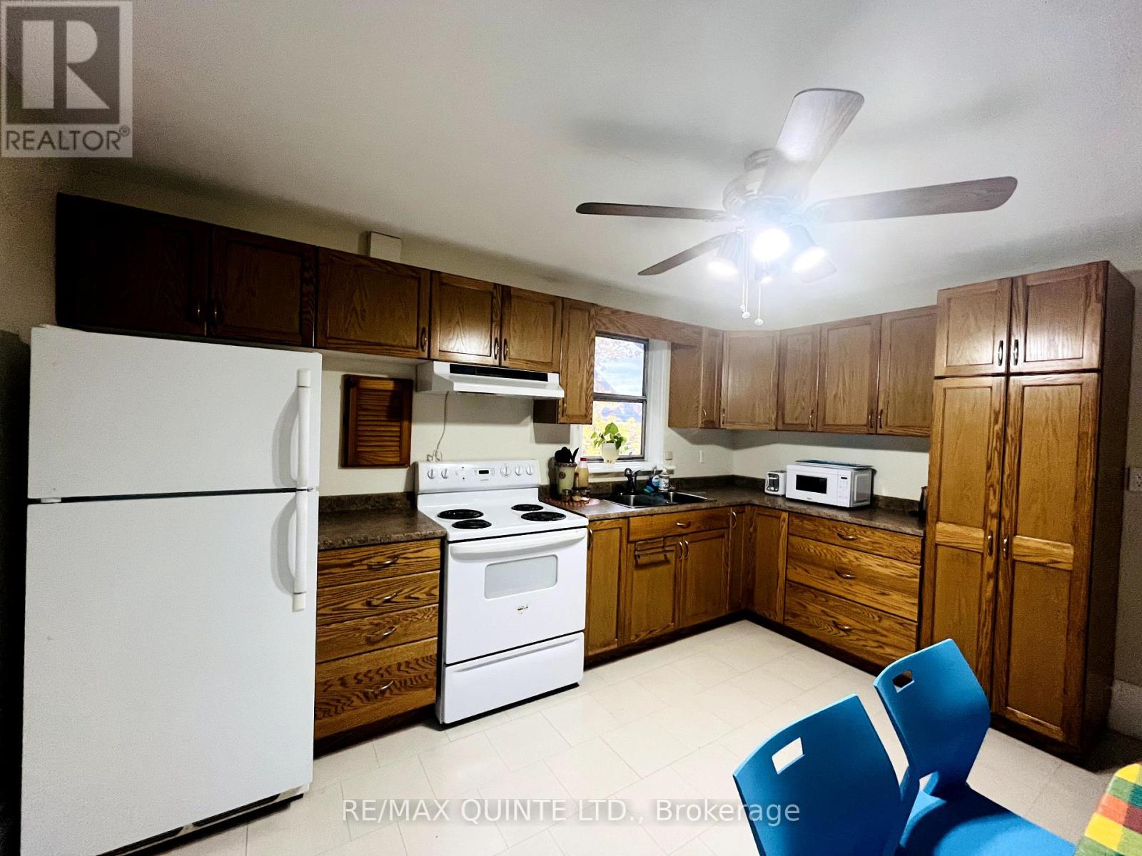 #2 -80 BRIDGE ST W, #2