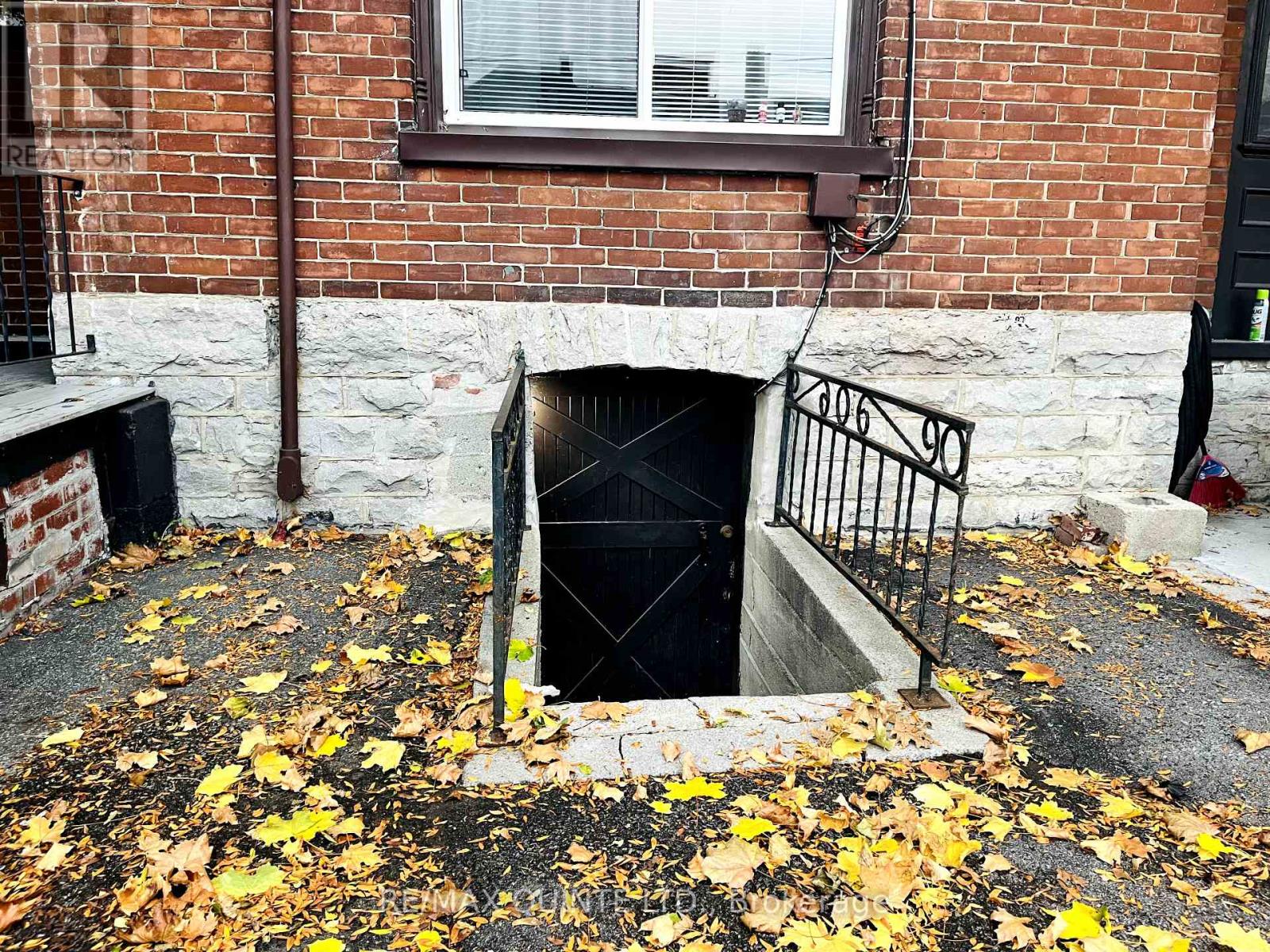 #2 -80 BRIDGE ST W, #2