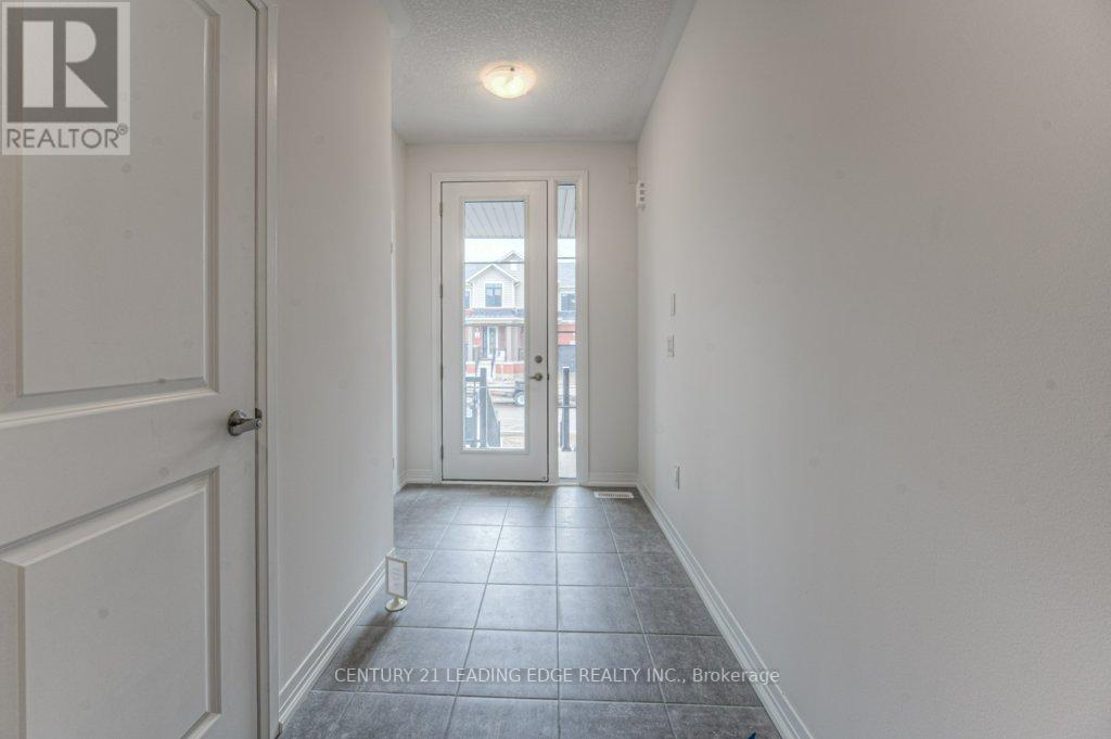 6 CROSSMORE CRES