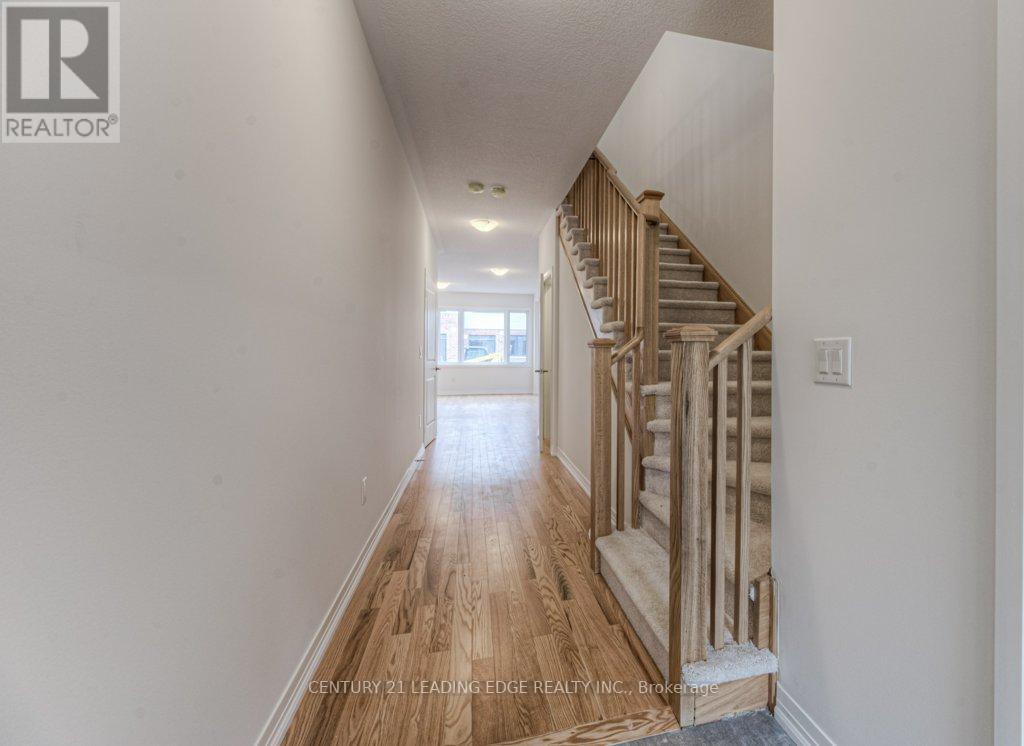 6 CROSSMORE CRES