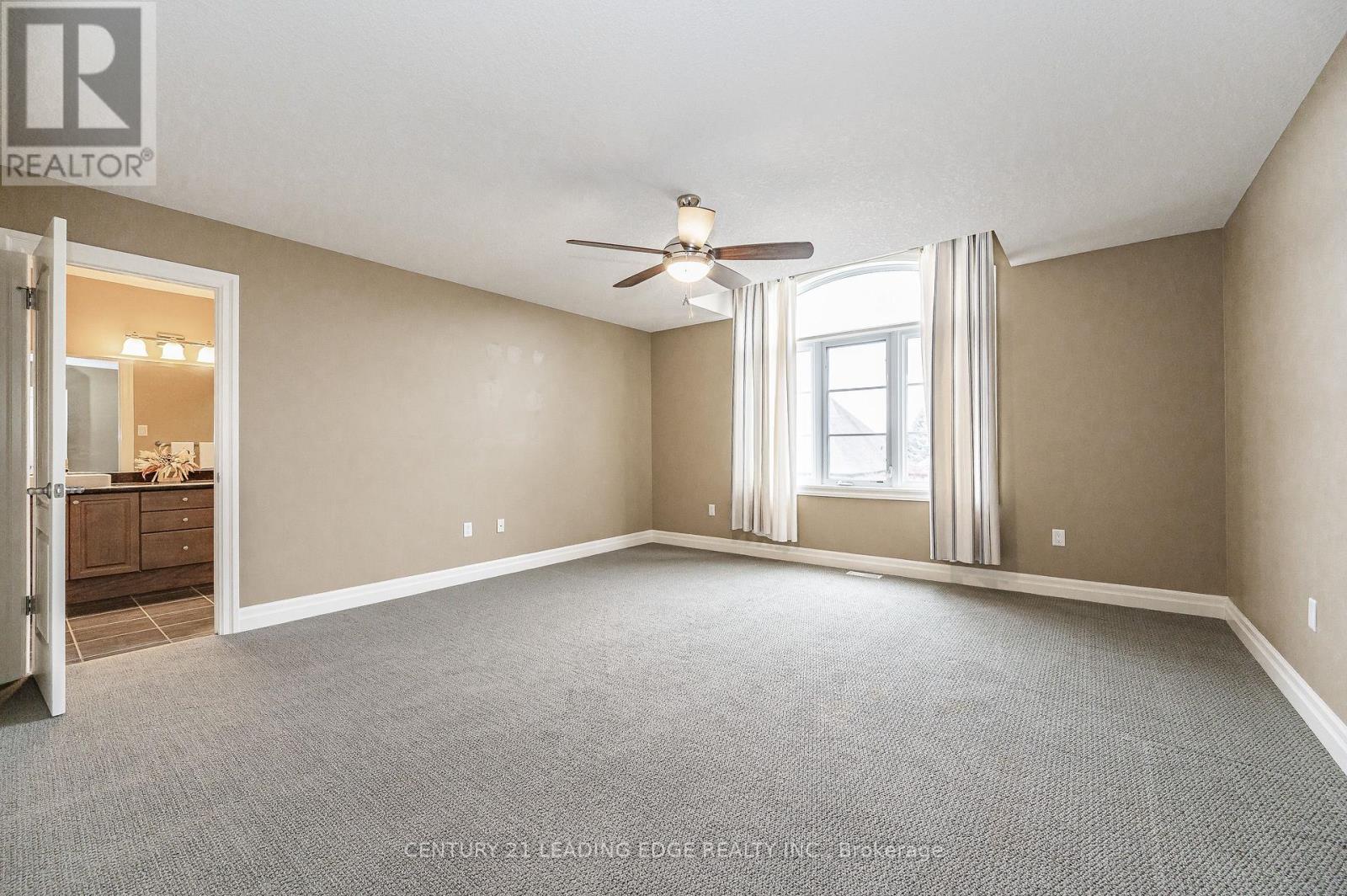 323 TERRACE WOOD CRES