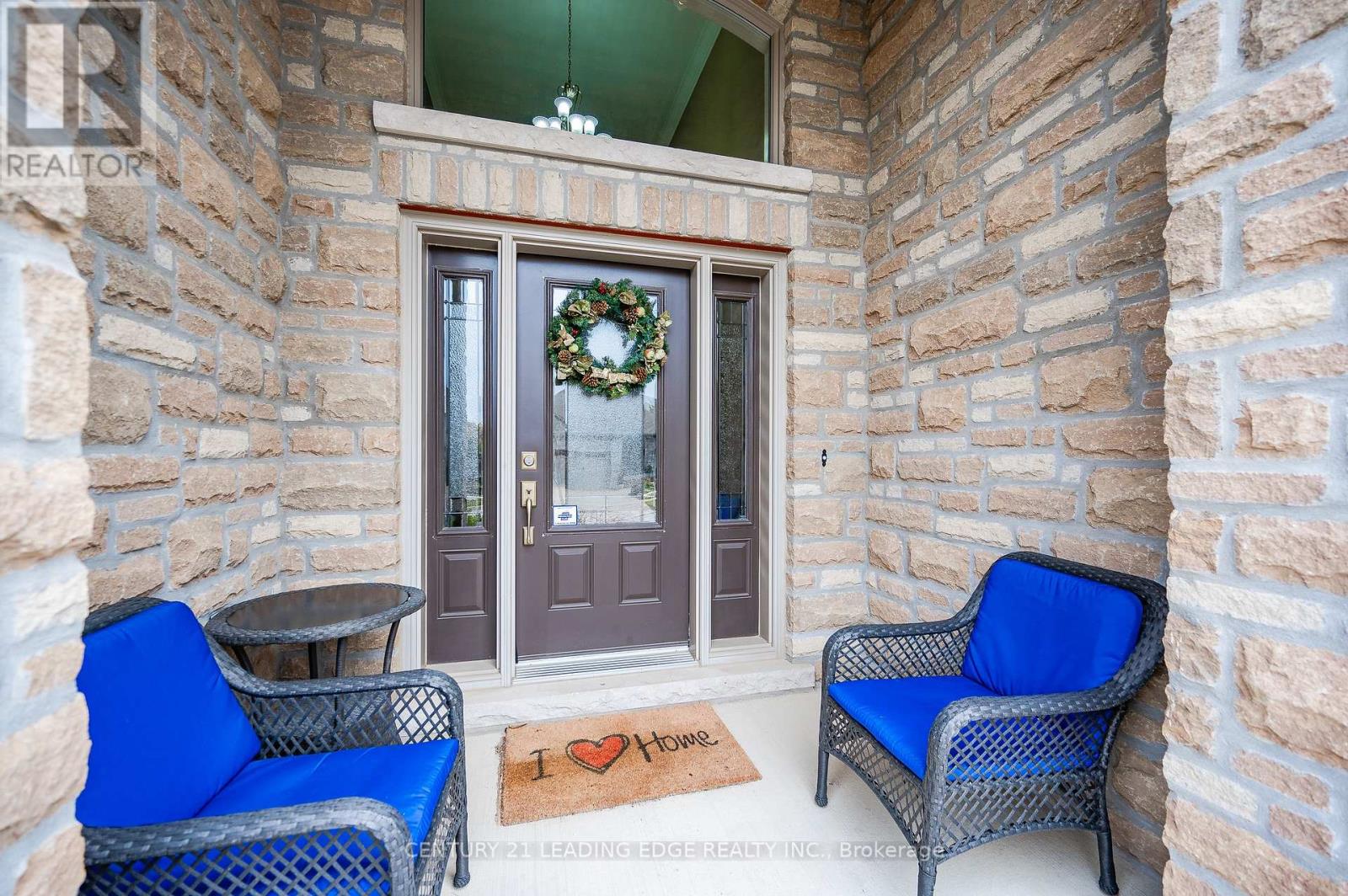 323 TERRACE WOOD CRES