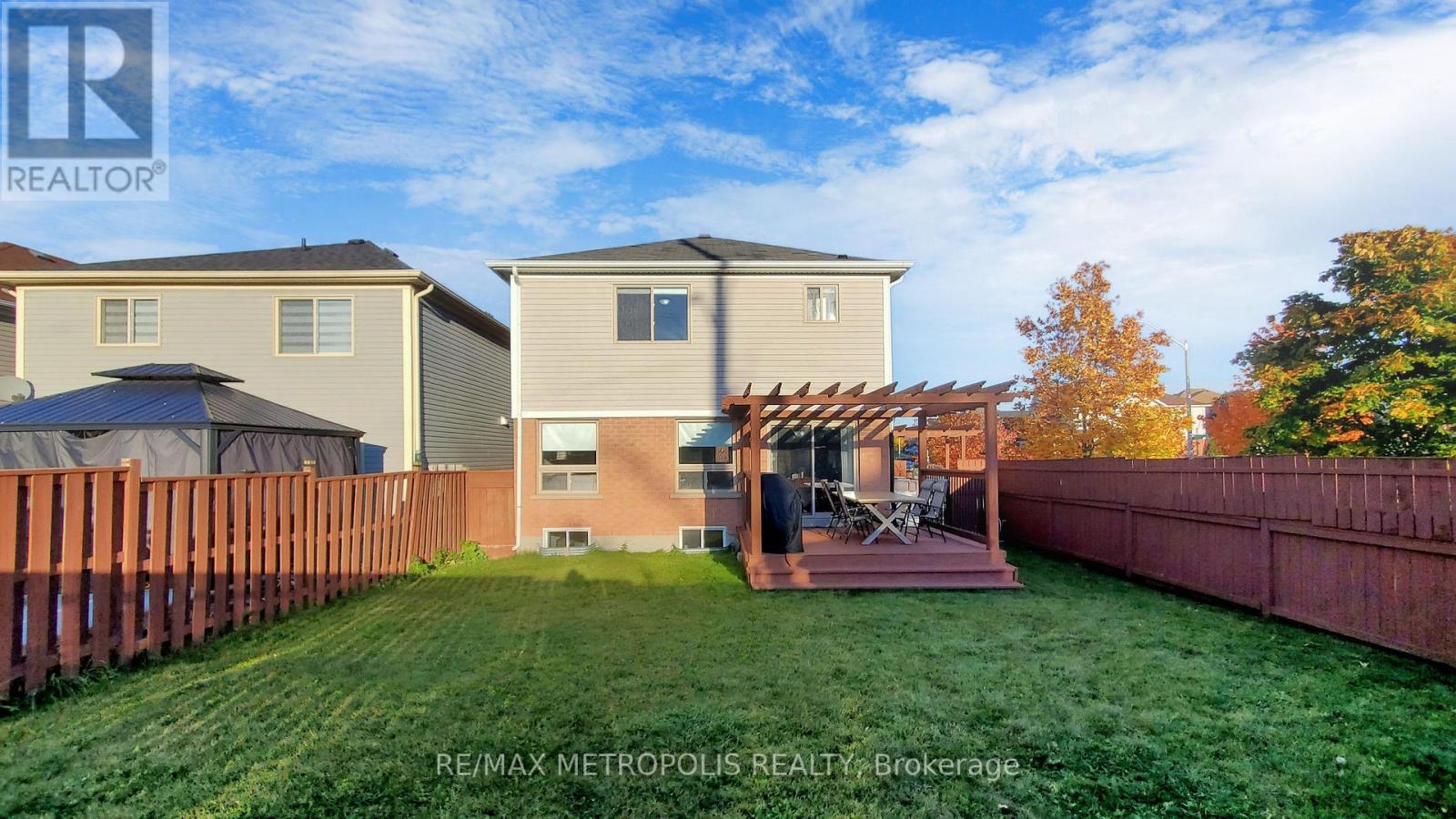 3 BLOOMINGTON DR