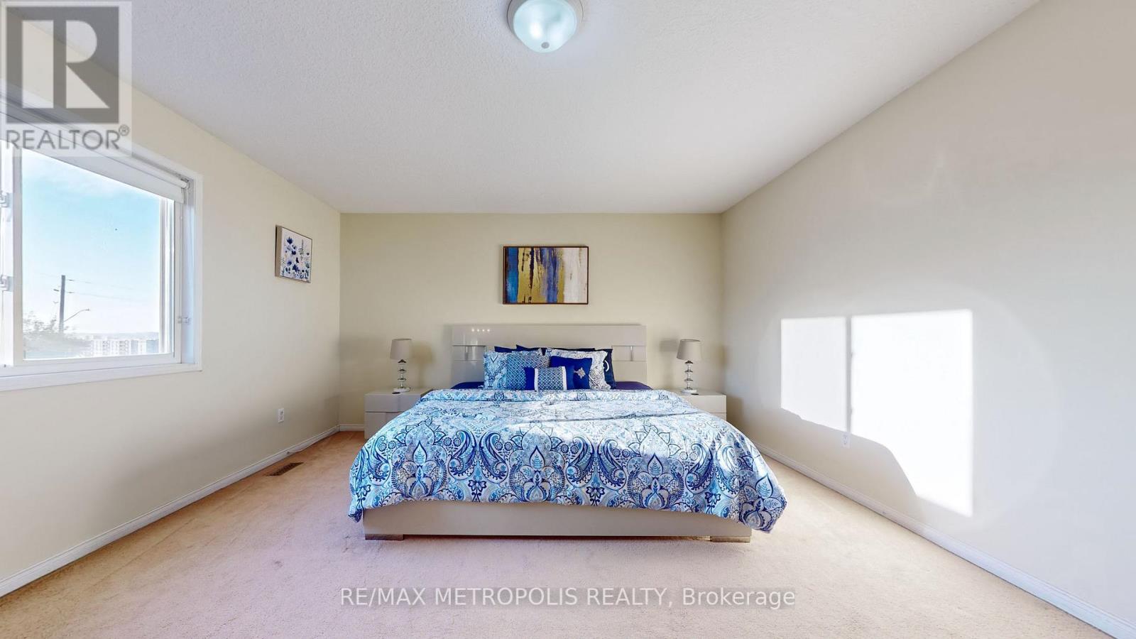 3 BLOOMINGTON DR