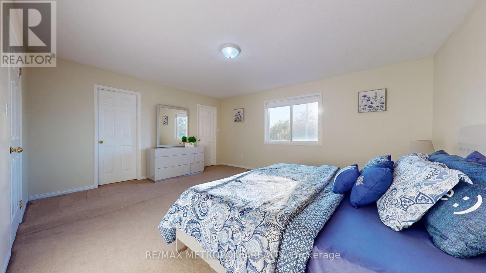 3 BLOOMINGTON DR