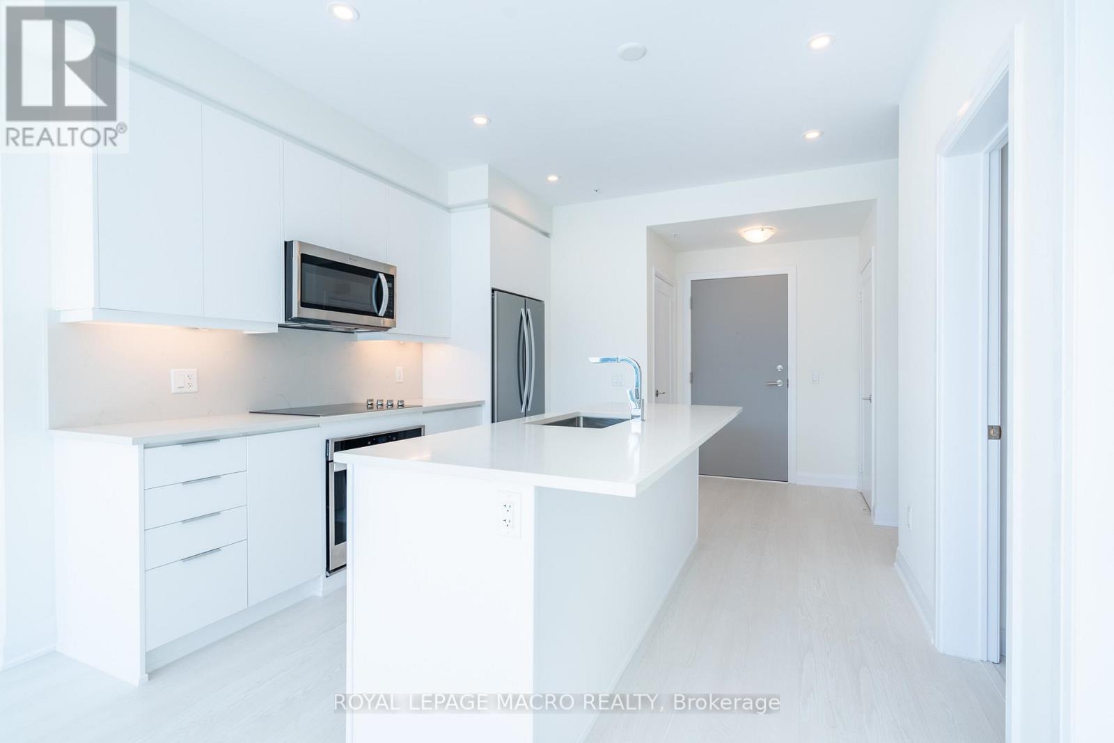 #547 -16 CONCORD PL, #547
