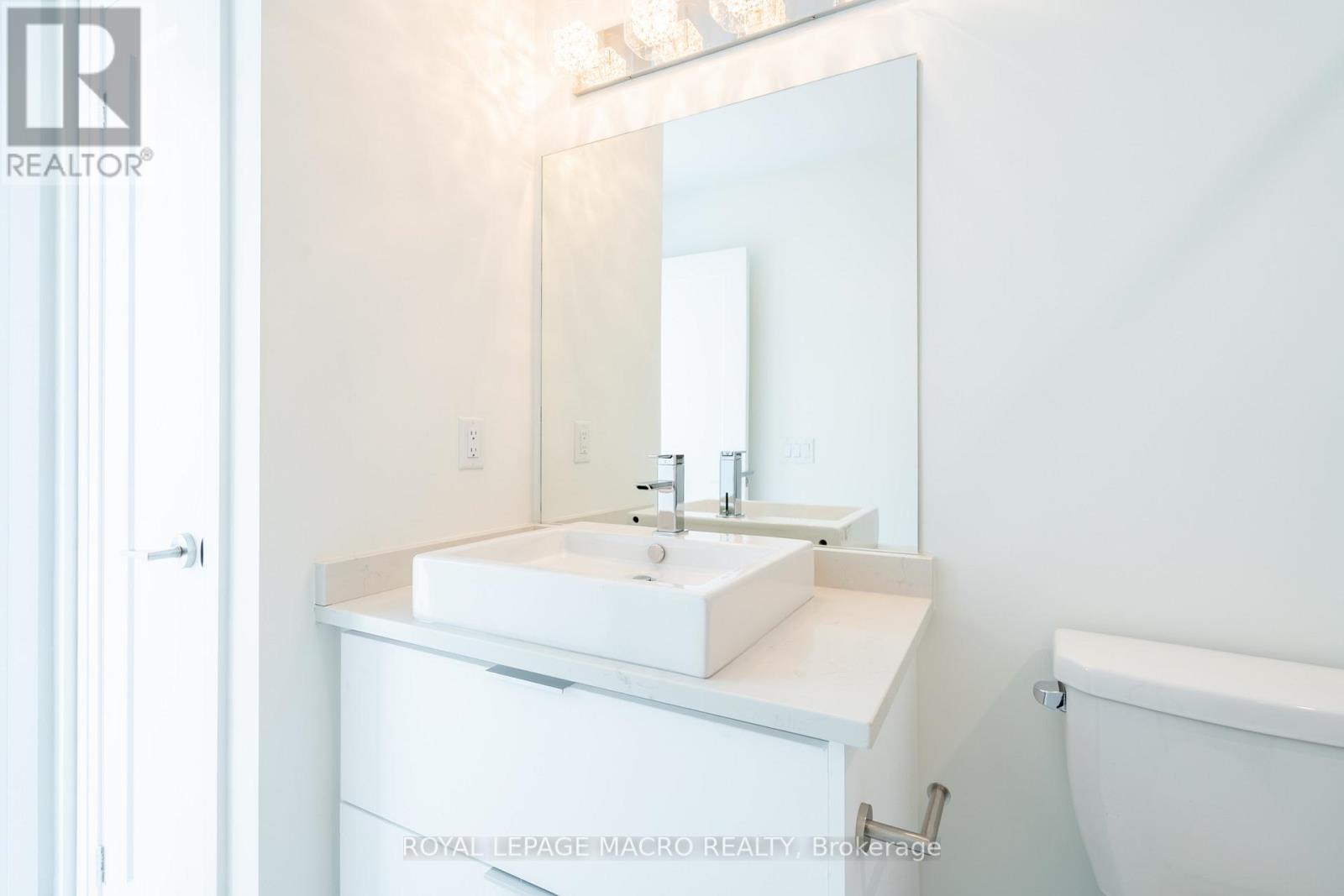 #547 -16 CONCORD PL, #547