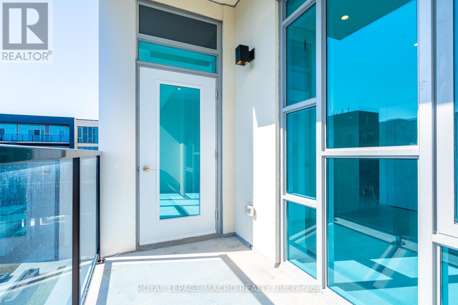 #547 -16 CONCORD PL, #547