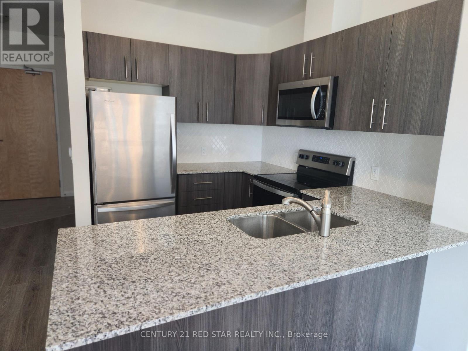 #706 -104 GARMENT ST, #706