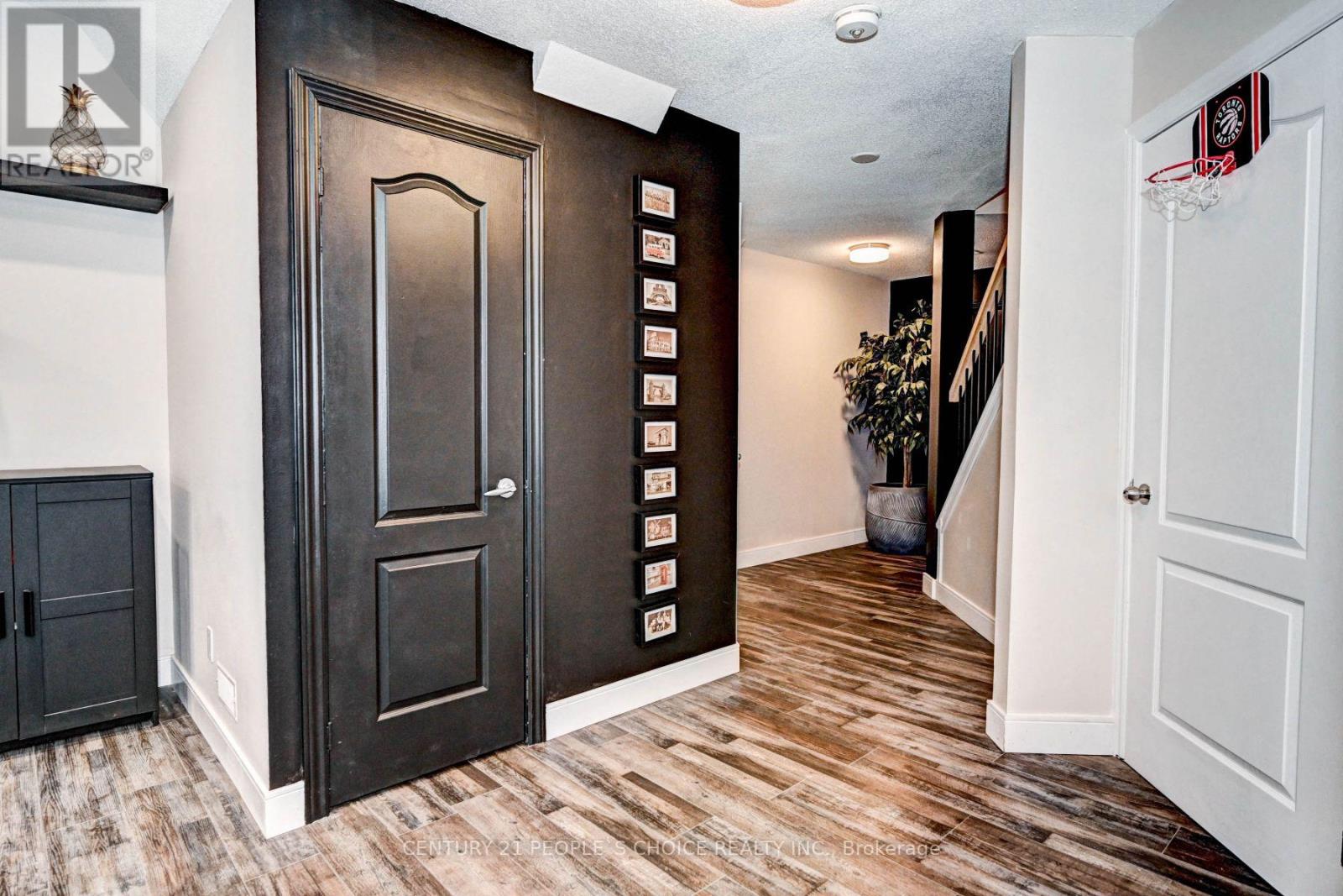 52 GREY OAK DR