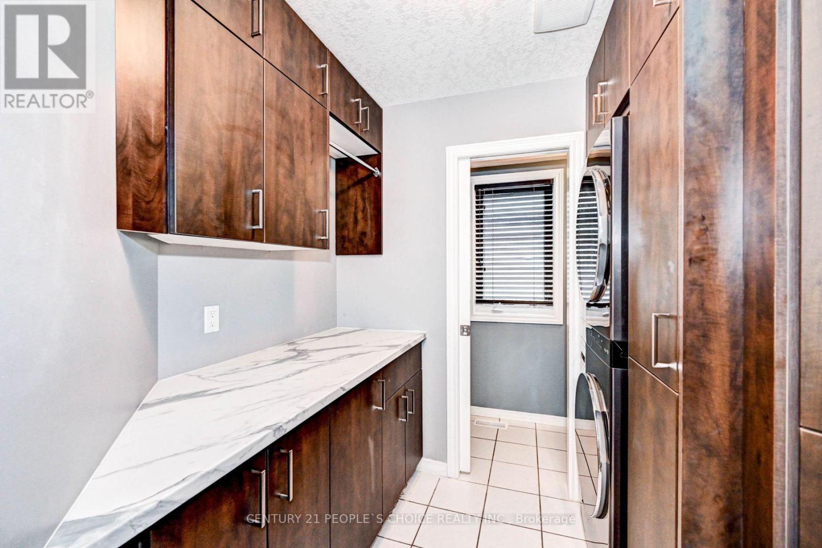 52 GREY OAK DR
