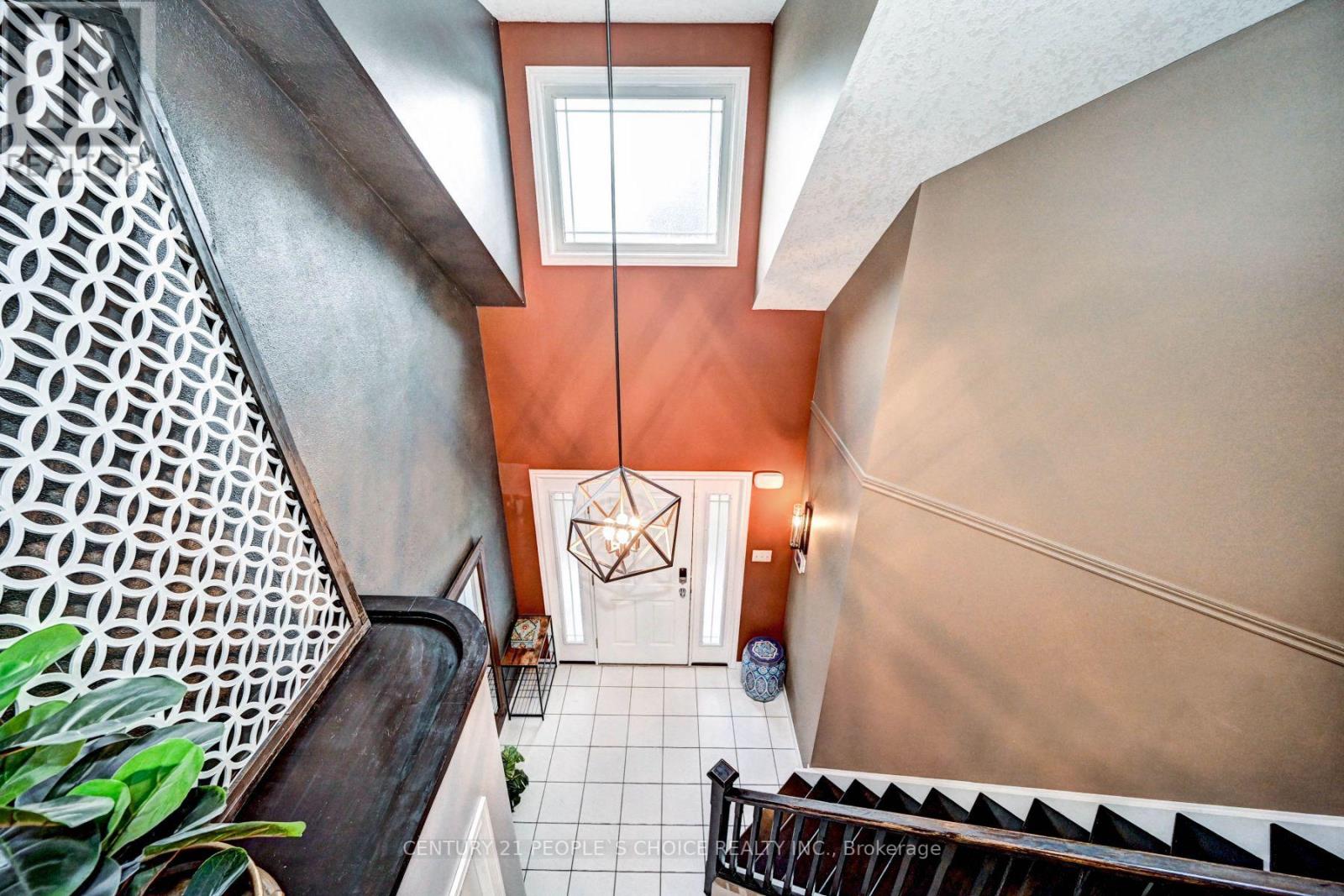 52 GREY OAK DR