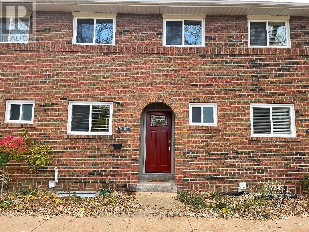 #27 -125 LIVINGSTON AVE, #27