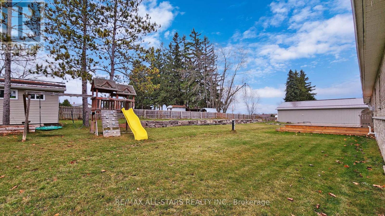 20 HILLTOP CRT