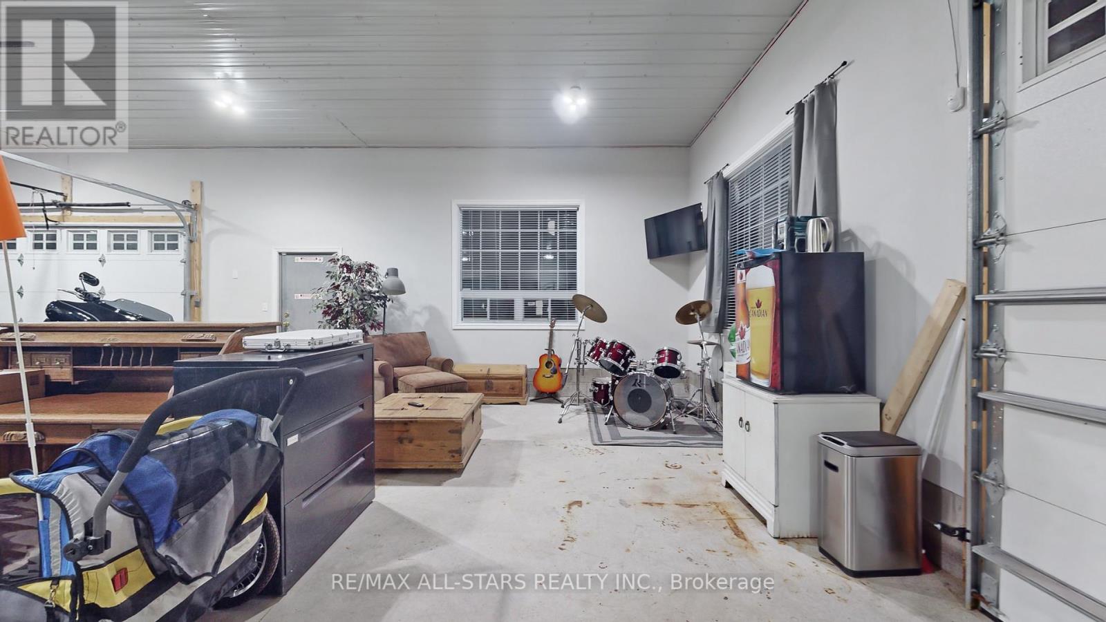 20 HILLTOP CRT