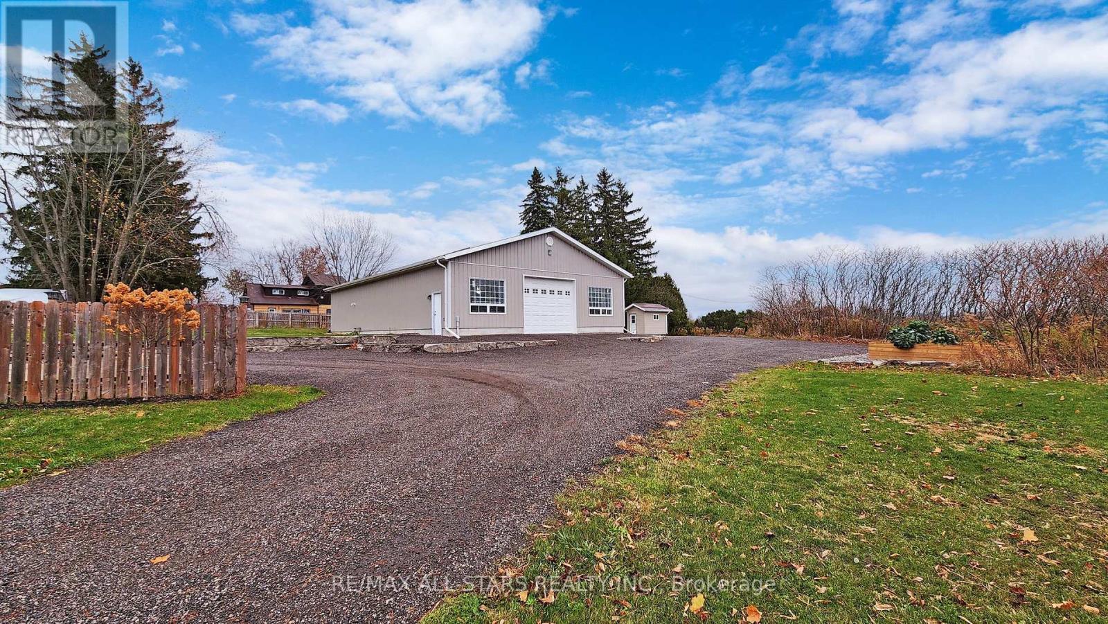 20 HILLTOP CRT