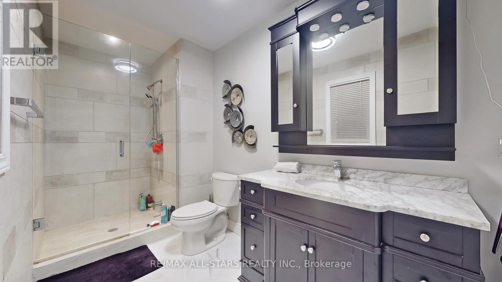 20 HILLTOP CRT