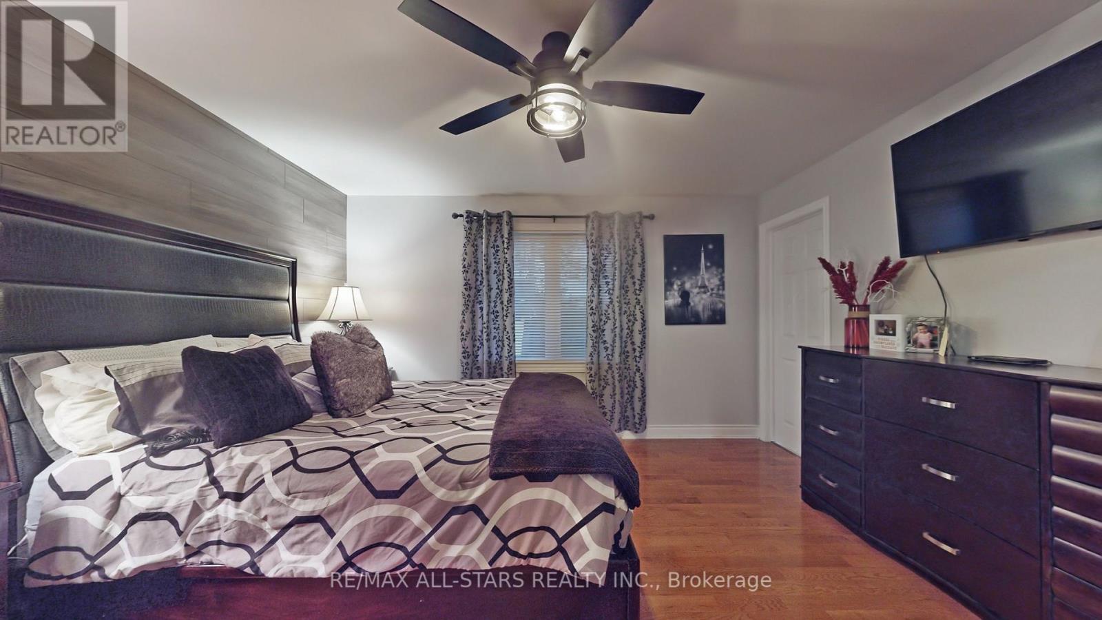 20 HILLTOP CRT