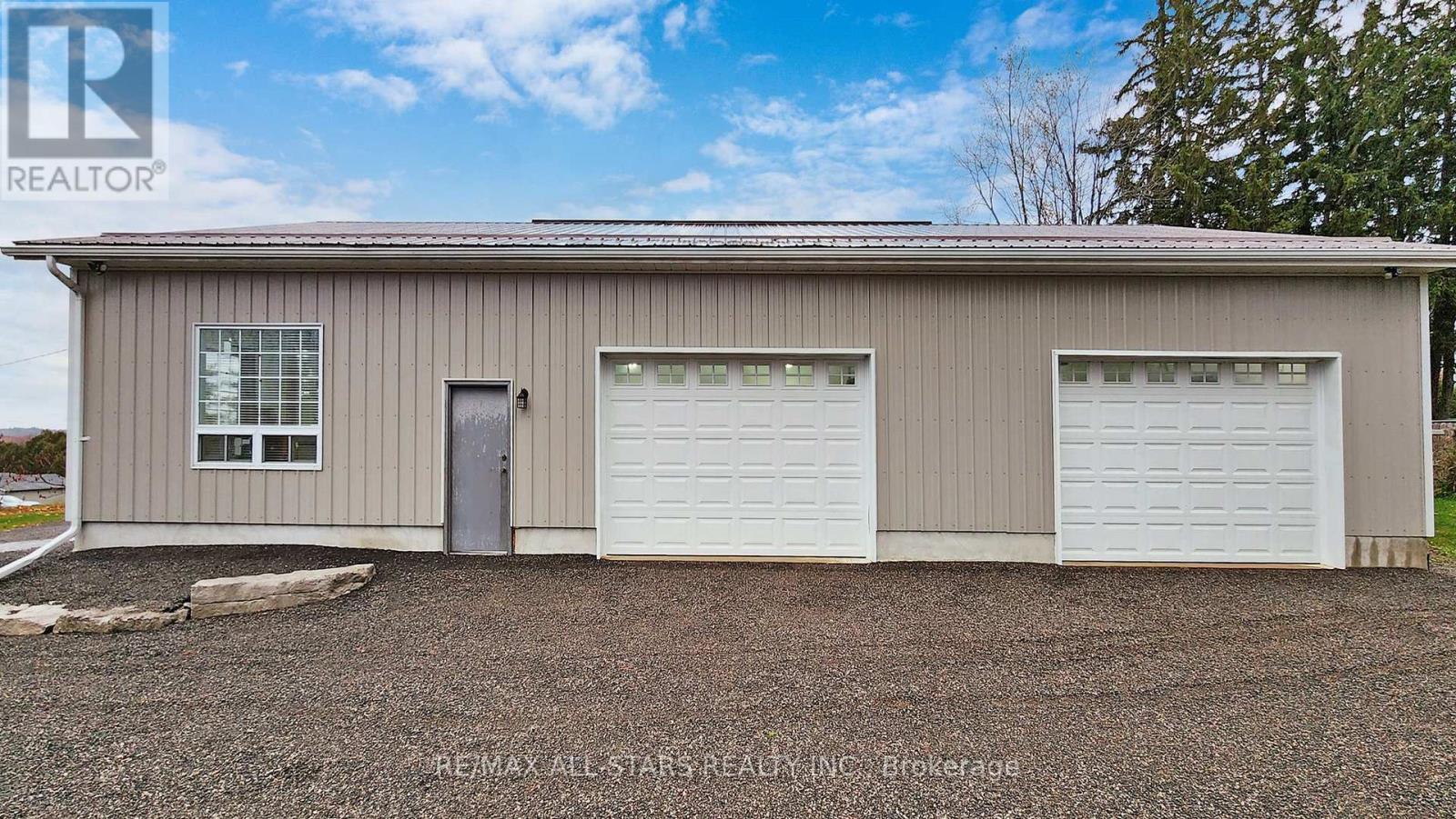 20 HILLTOP CRT