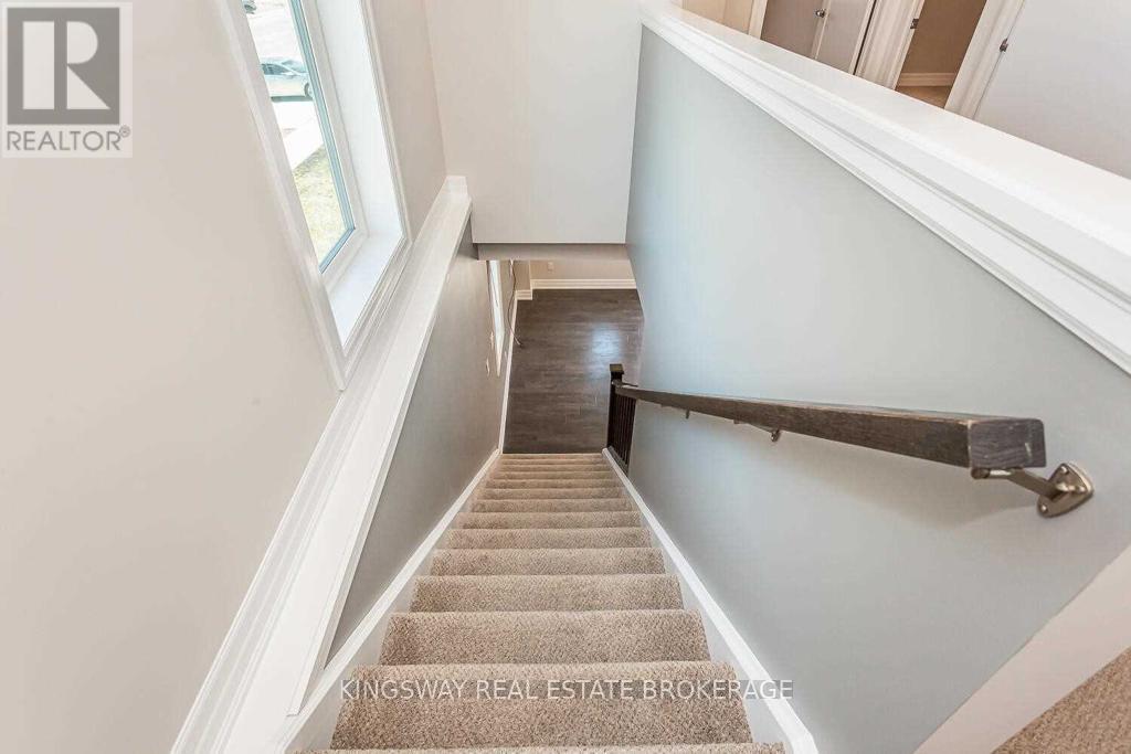3 NIESON ST