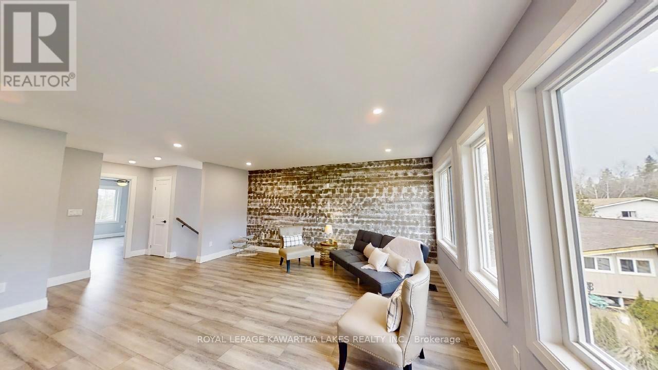 161 STURGEON GLEN RD